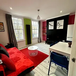 apt-the-hidden-gem-2-bed-apt.brighton-hotels-england.com/
