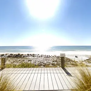 crystal-sands-iii.panamacity-beachhotels.com/